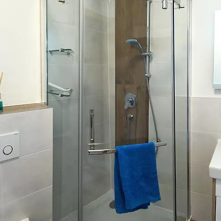 Maya * ノイシュティフト・イム・シュトゥーバイタール